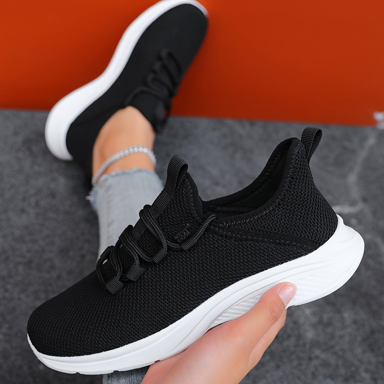 THE SPORTY SNEAKERS