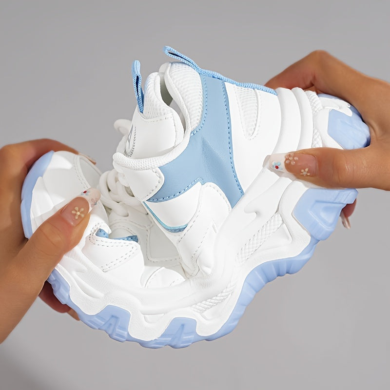 THE CASUAL LADY SNEAKERS