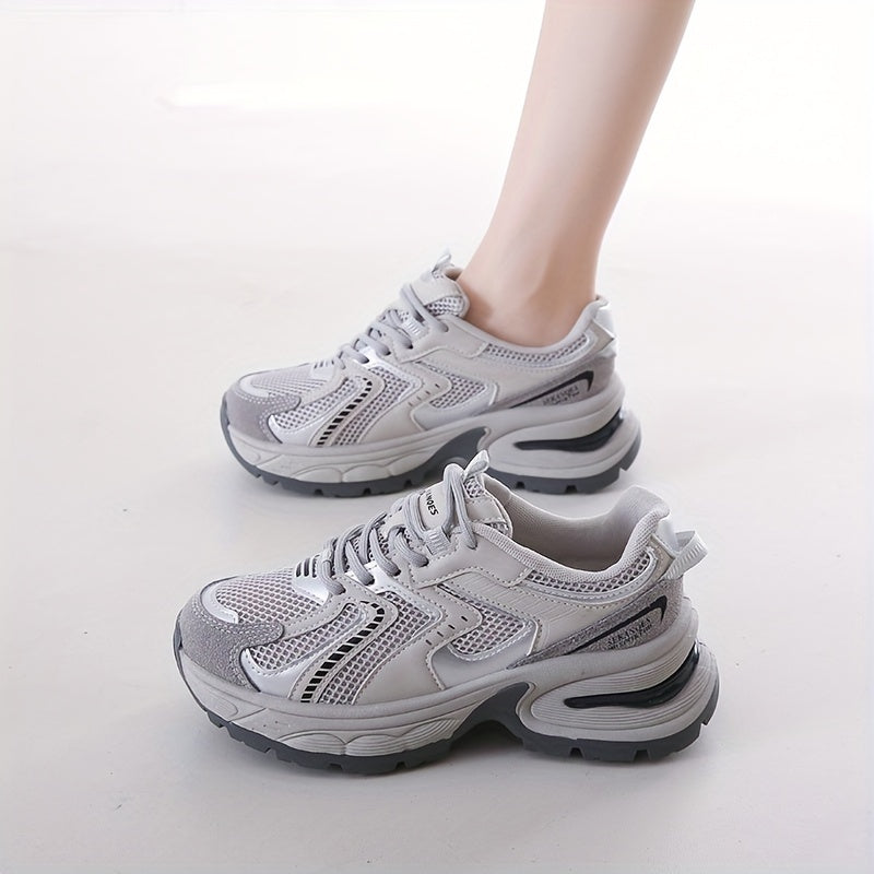 THE RETRO TRAINERS