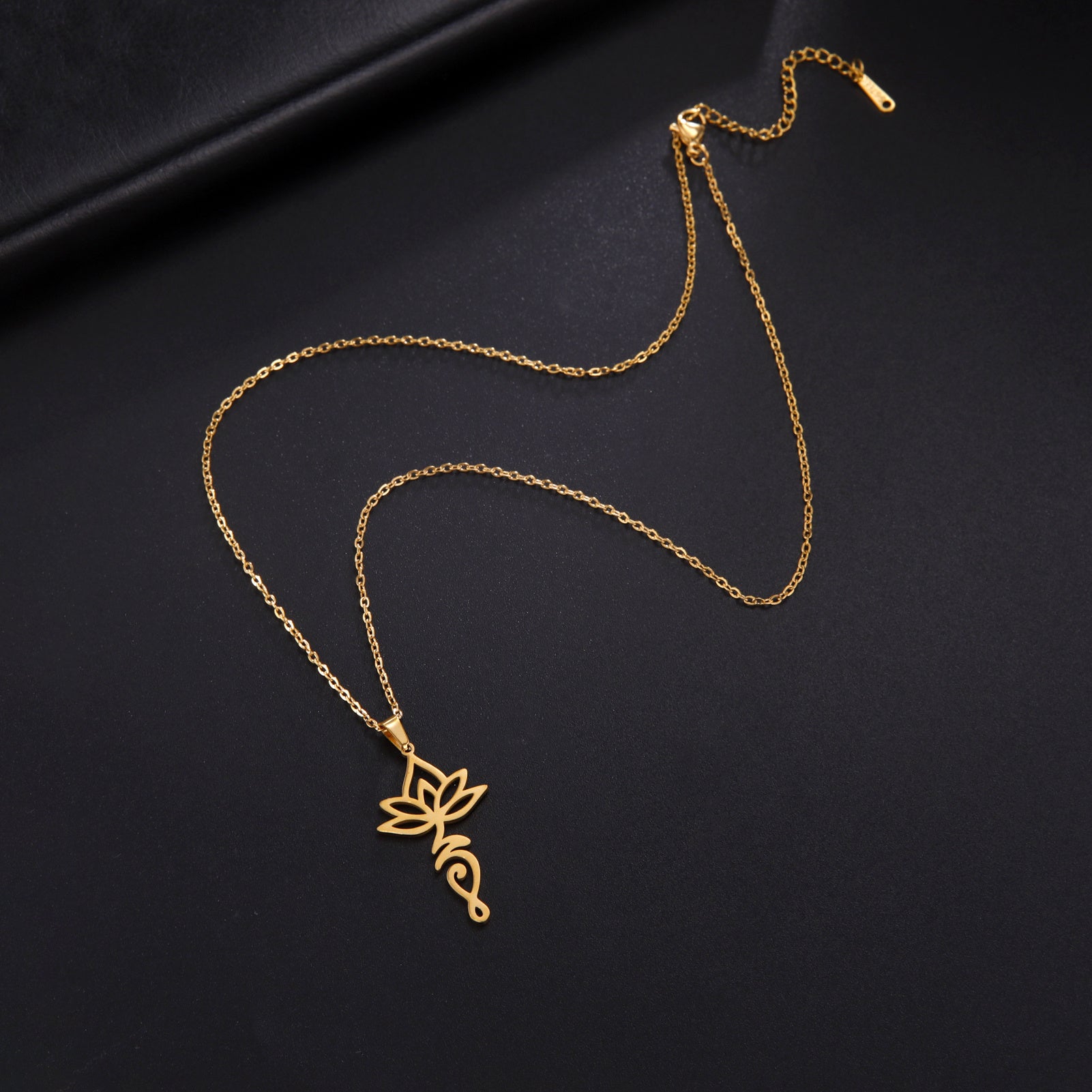 THE SOLARA NECKLACE