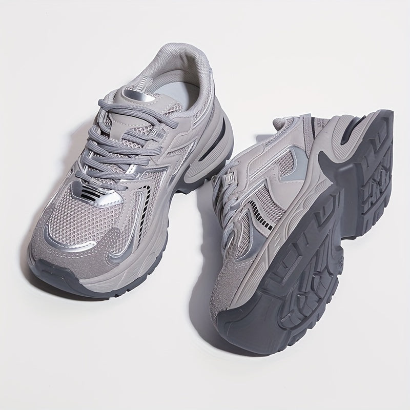 THE RETRO TRAINERS