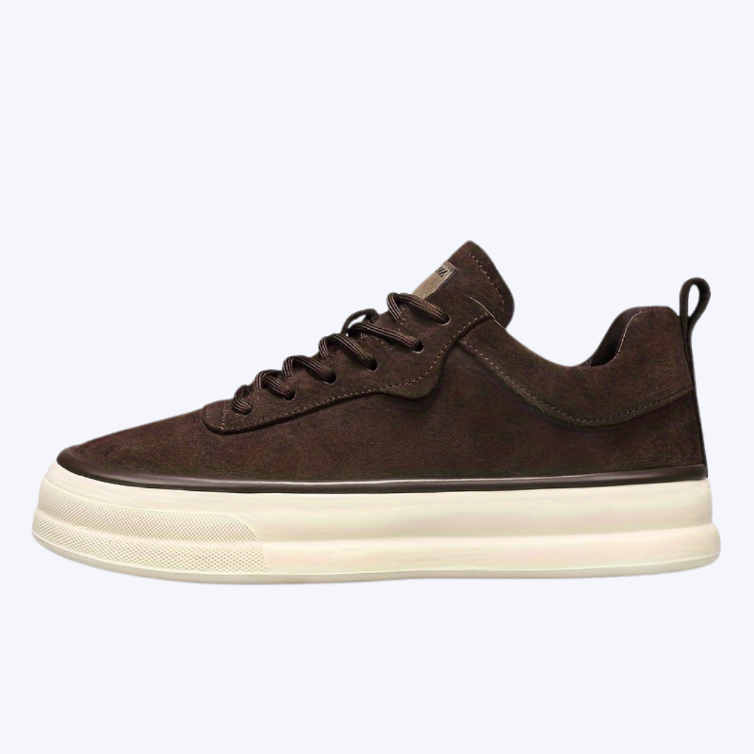 THE CASUAL SNEAKERS