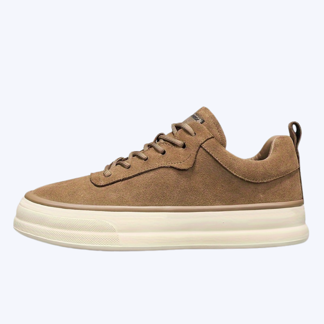 THE CASUAL SNEAKERS