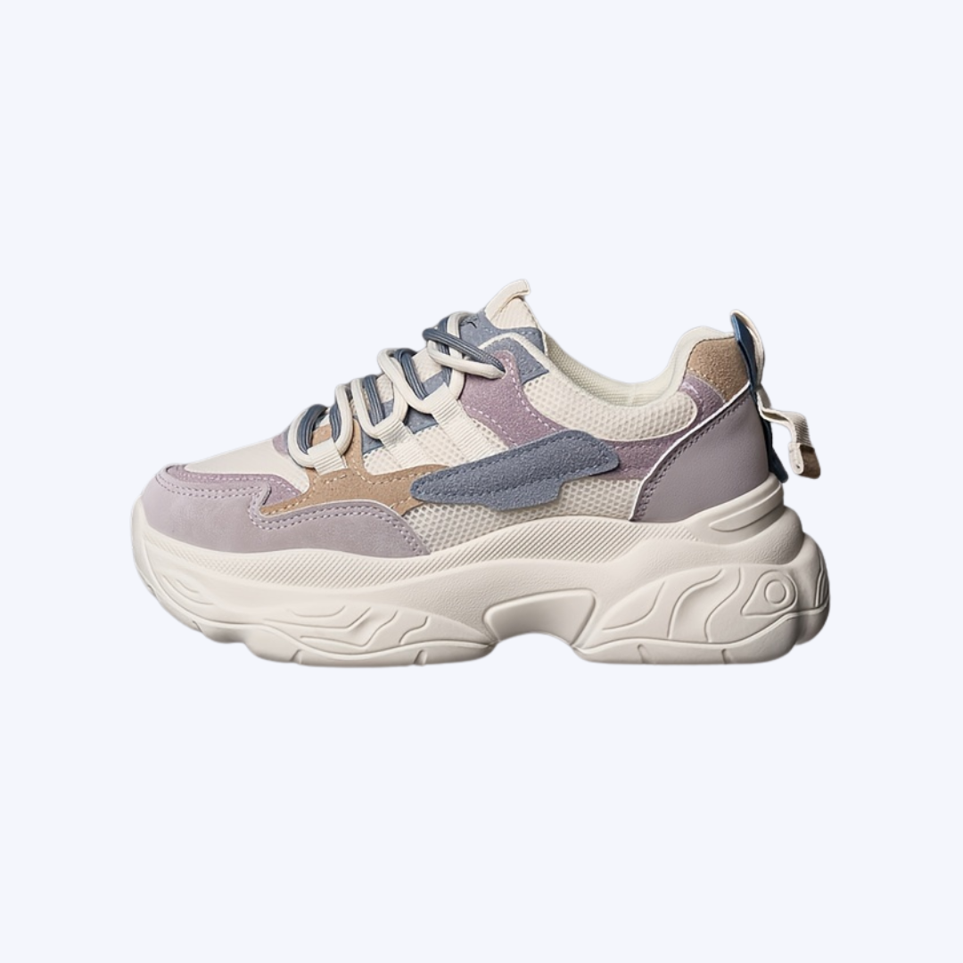 THE HAPPY SNEAKERS