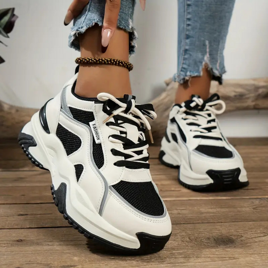 THE ATHLETIC SNEAKERS
